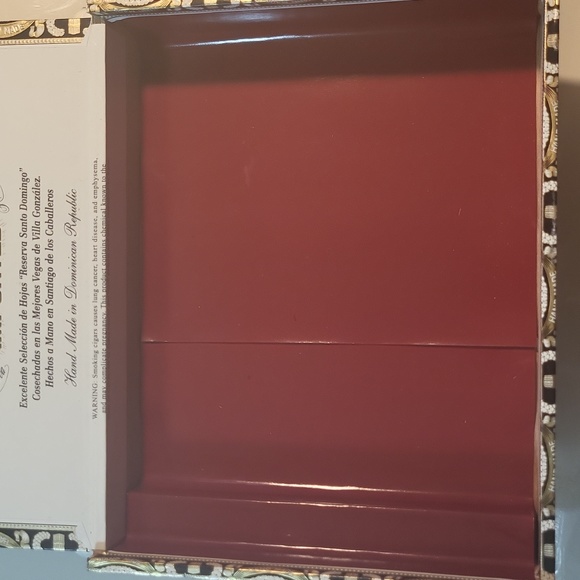 Pre-owned Empty Arturo Fuente Cigar Boxes (2) - Picture 13 of 16